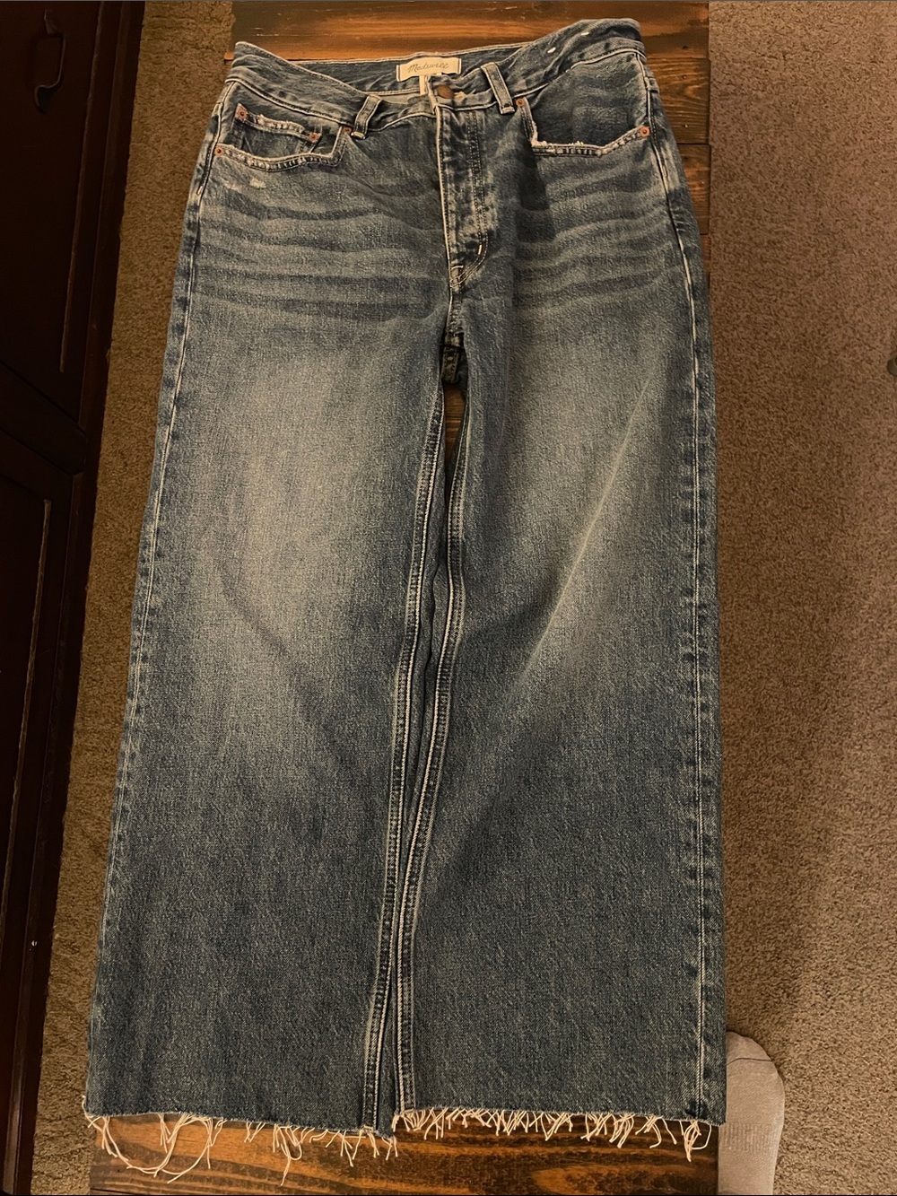 Madewell Low Slung Baggy Frayed Hem Crop Jeans in Faded Blue